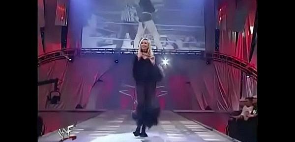  Torrie Wilson vs Stacy Keibler. Lingerie match. No Mercy 2001.